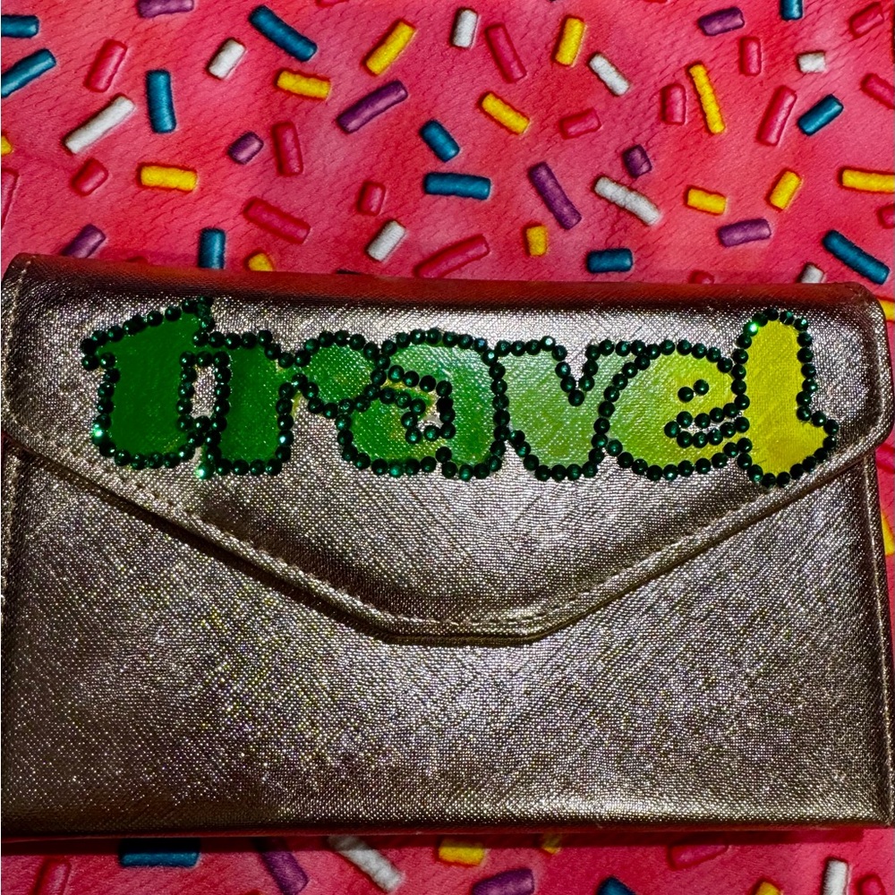 NWOT Gold Travel Clutch Wallet custom paint Sweet Memories - Picture 9 of 9